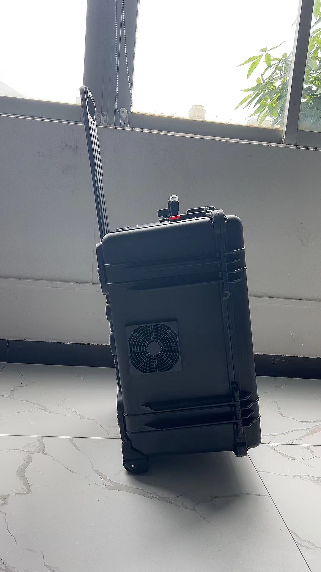 宁晋手拉箱型移动通信干扰器